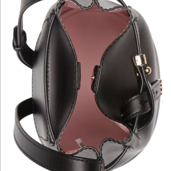 Marc Jacobs Logo Bucket Bag Black - Picture 5 of 11